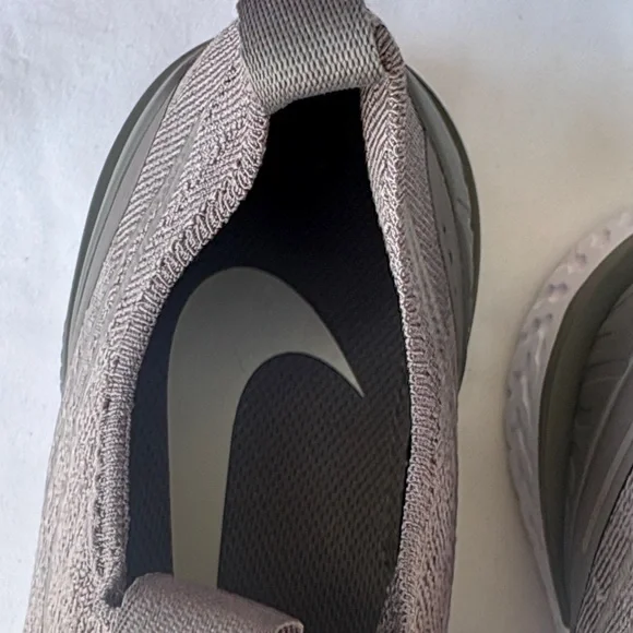 Nike Slip-On Athletic Shoes Gray - Picture 4 of 8